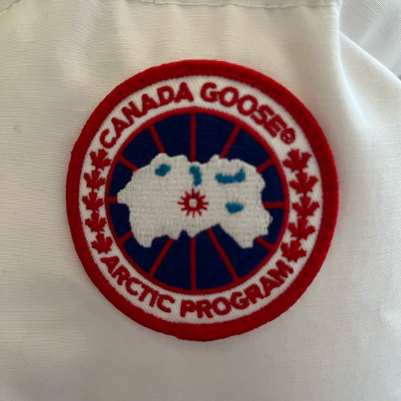 White Canada Goose parka size small. - Picture 6 of 16